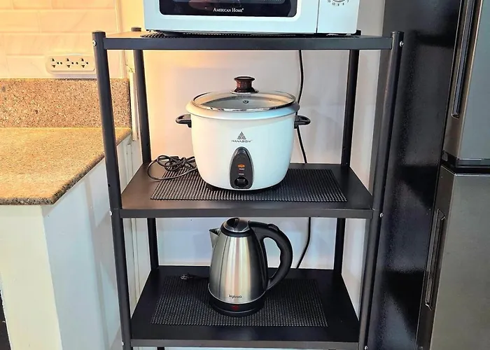 U64 La Guardia Townhouse 3 Bedroom Free Parking Near It Park *