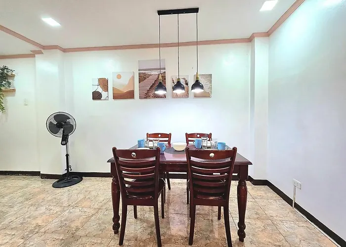 U64 La Guardia Townhouse 3 Bedroom Free Parking Near It Park *