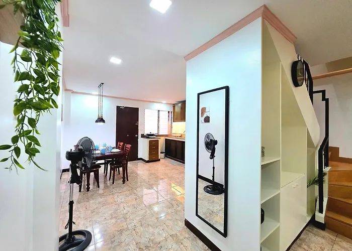 U64 La Guardia Townhouse 3 Bedroom Free Parking Near It Park