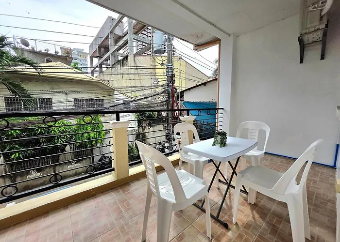 U64 La Guardia Townhouse 3 Bedroom Free Parking Near It Park Leilighet