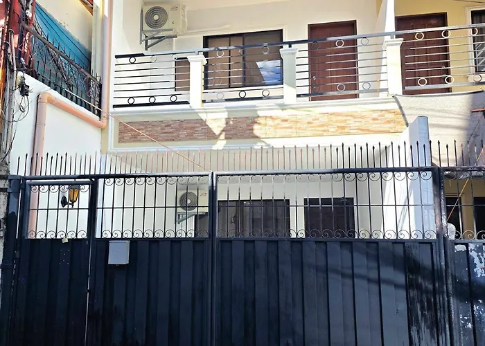 U64 La Guardia Townhouse 3 Bedroom Free Parking Near It Park